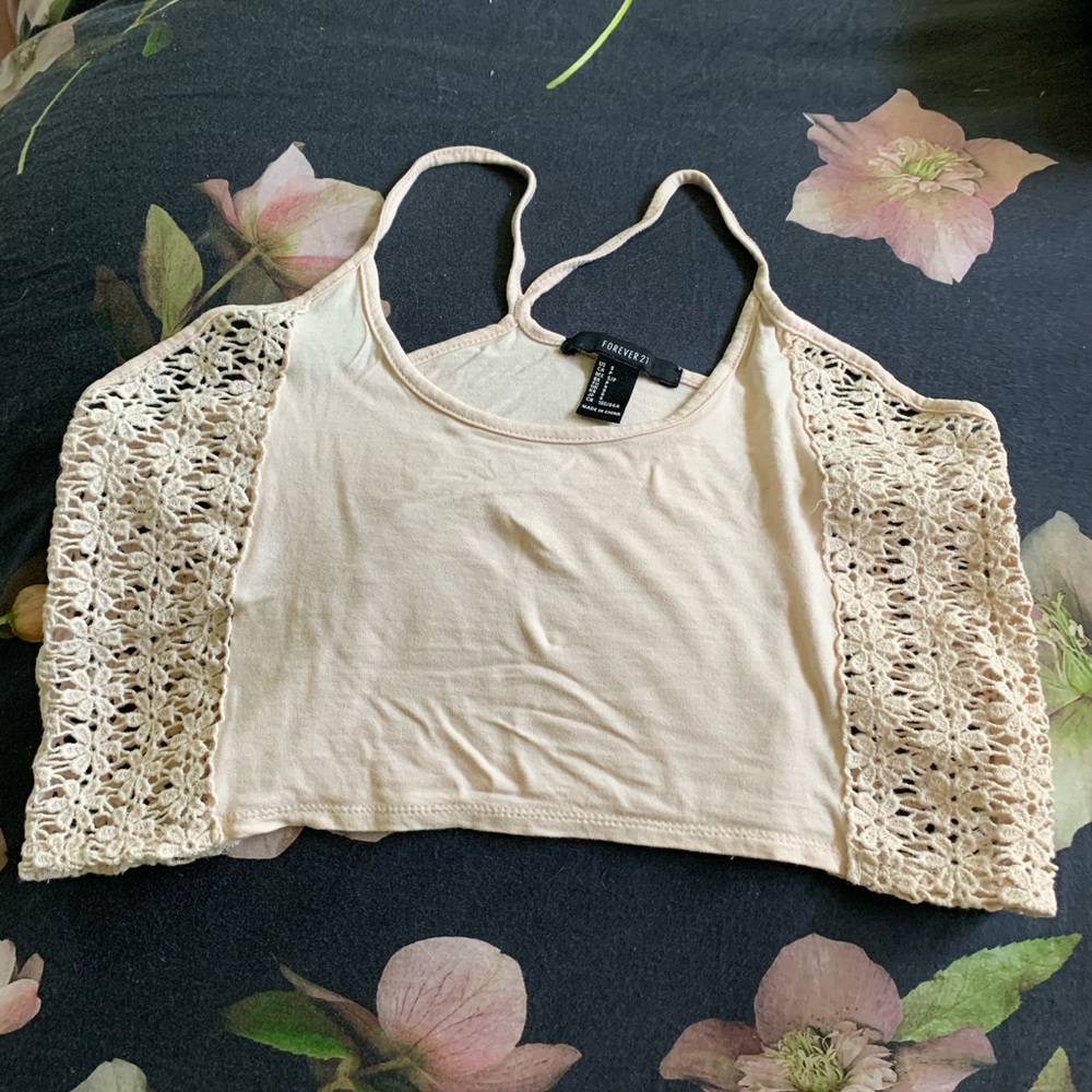 F21 crop top flowy with flower ribbing